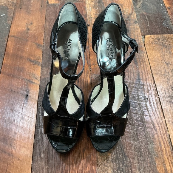 Michael Kors Nadia Black Haircalf Snakeskin T-Strap Heels Sandals Size 10M - Picture 4 of 13